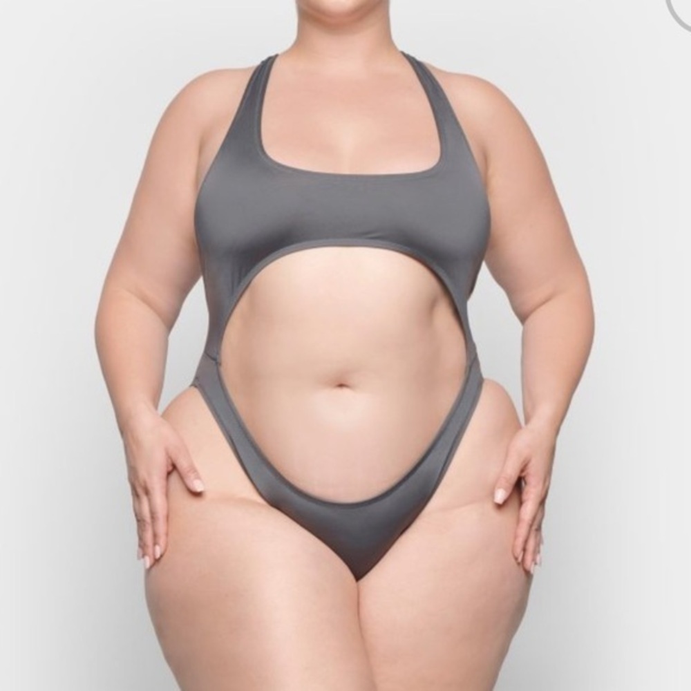 Skims monokini cutout one pierce swimsuit M